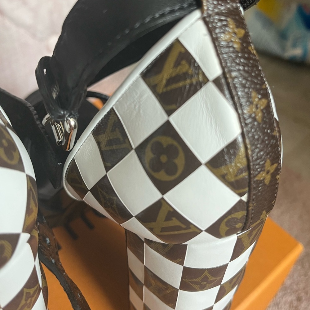 Louis Vuitton Matchmake black Cross Sandle - Picture 5 of 13